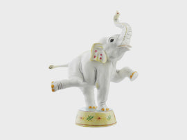 Elefant auf Trommel